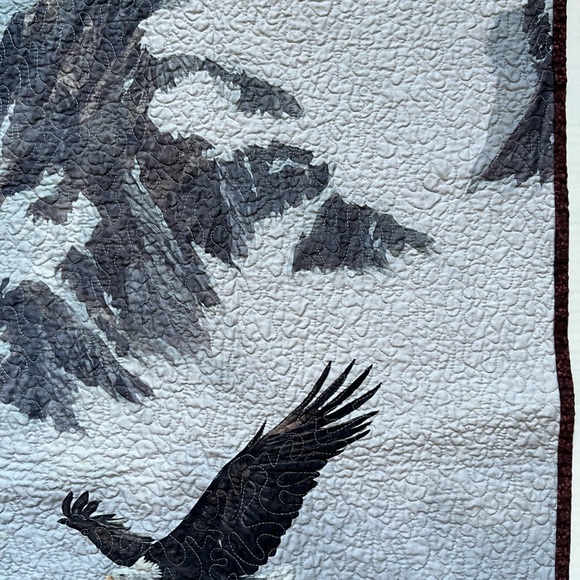 Bald Eagle Soaring Handcrafted Quilt Throw Decorative Gray USA 40” x 38” - Picture 6 of 12